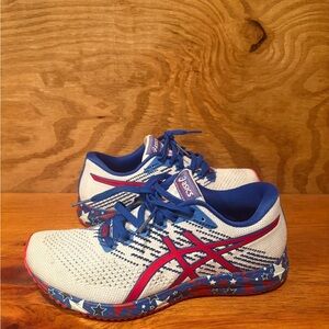 ASICS Noosa Tri 13 Running Shoes White Blue Red Stars Women’s 6  (1012A647)
